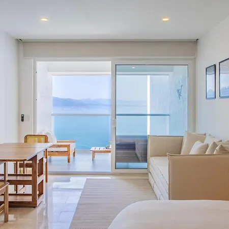 Ocean Front Apt - Majestic Views - Close To Malecon